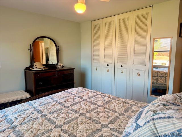91 Roycroft Drive, West Seneca, NY 14224