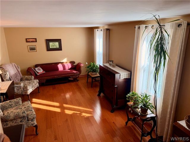 91 Roycroft Drive, West Seneca, NY 14224