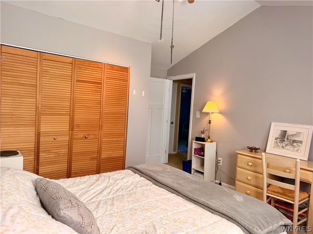 91 Roycroft Drive, West Seneca, NY 14224