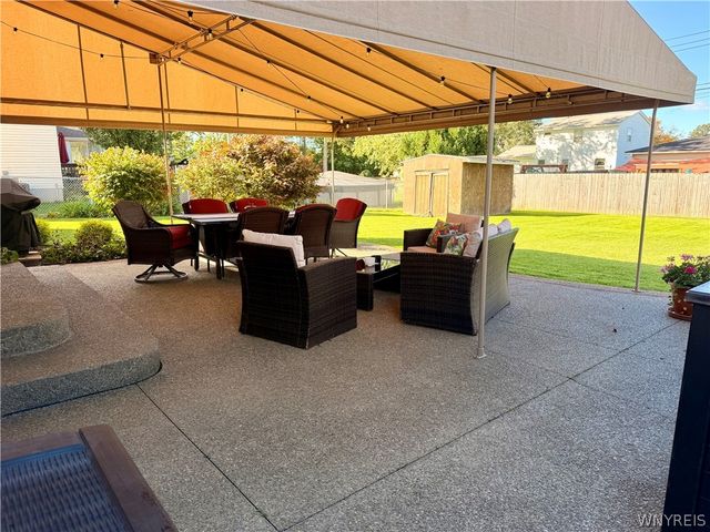 91 Roycroft Drive, West Seneca, NY 14224