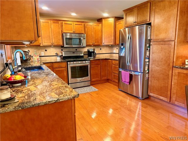 91 Roycroft Drive, West Seneca, NY 14224
