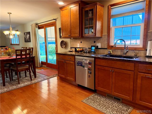 91 Roycroft Drive, West Seneca, NY 14224