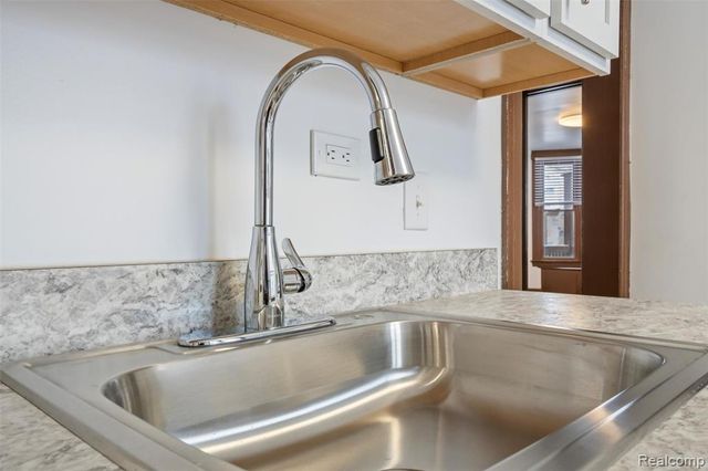 6653 Fern Street, Detroit, MI 48210