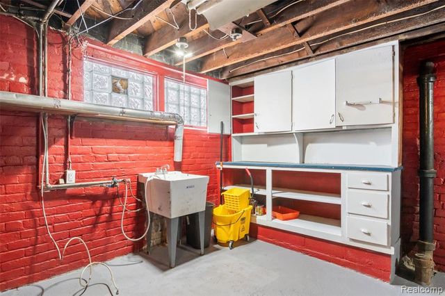 6653 Fern Street, Detroit, MI 48210