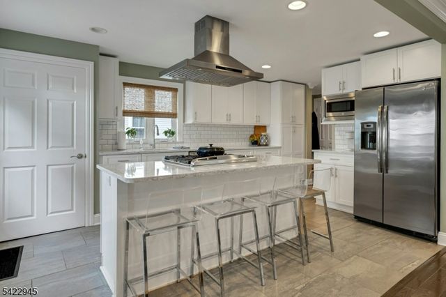 369 Chestnut St, Long Hill Twp., NJ 07980