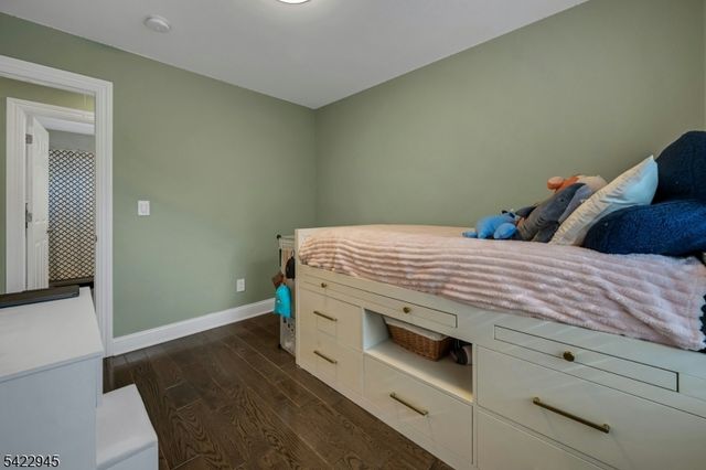 369 Chestnut St, Long Hill Twp., NJ 07980