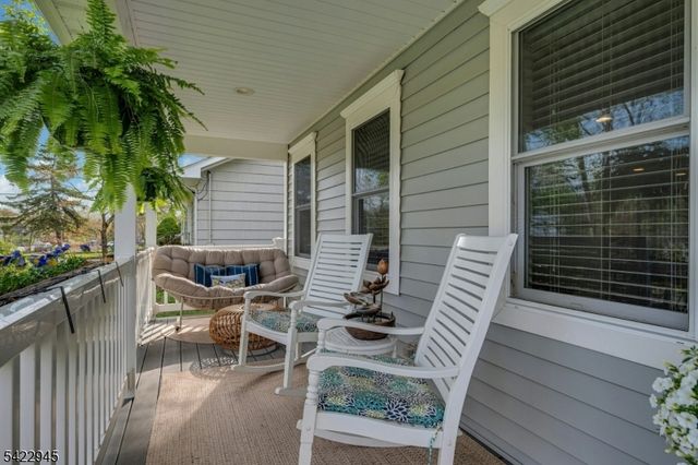 369 Chestnut St, Long Hill Twp., NJ 07980