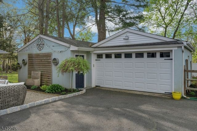 369 Chestnut St, Long Hill Twp., NJ 07980