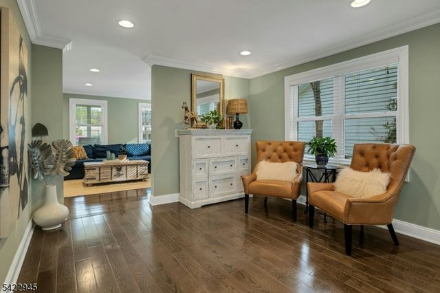 369 Chestnut St, Long Hill Twp., NJ 07980