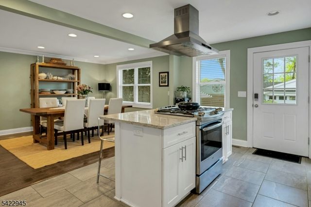 369 Chestnut St, Long Hill Twp., NJ 07980