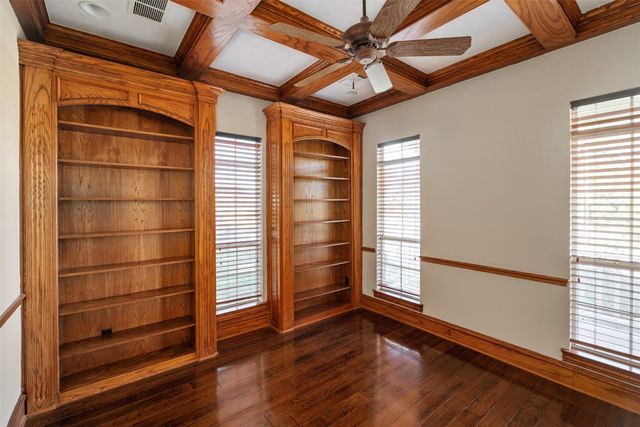 433 E Jess Hinton Road, Seven Points, TX 75143