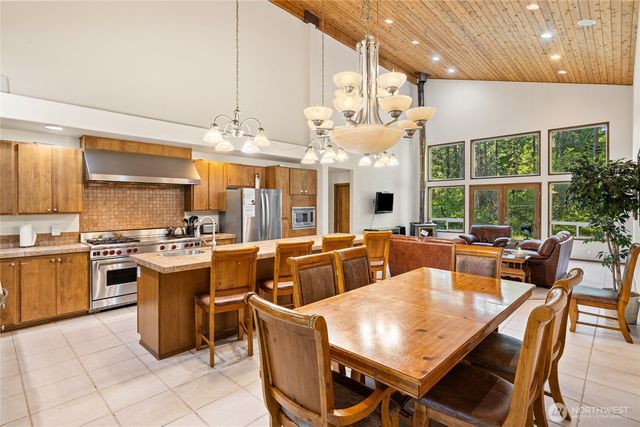 741 Hawthorn Lane, Easton, WA 98925