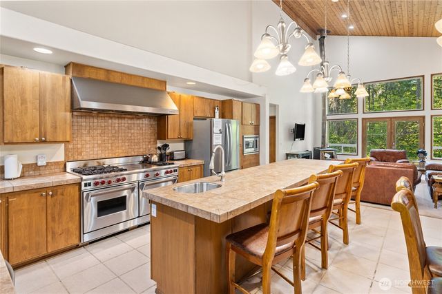 741 Hawthorn Lane, Easton, WA 98925