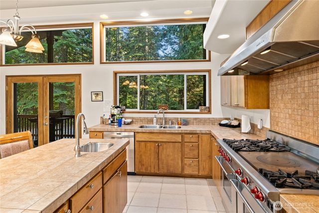 741 Hawthorn Lane, Easton, WA 98925