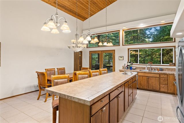 741 Hawthorn Lane, Easton, WA 98925