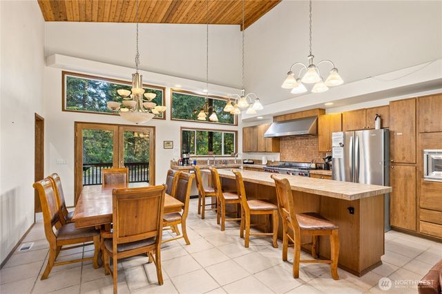 741 Hawthorn Lane, Easton, WA 98925