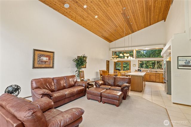 741 Hawthorn Lane, Easton, WA 98925