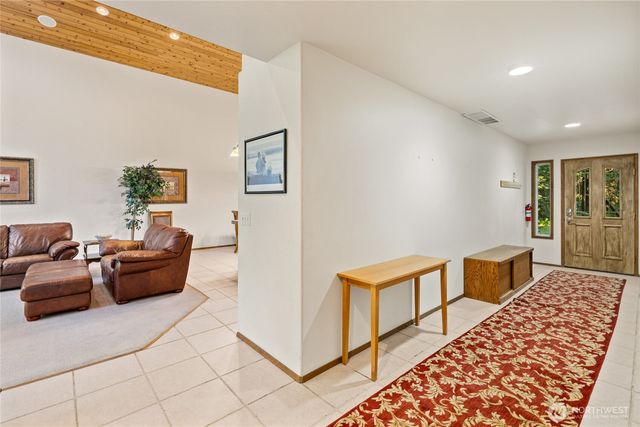 741 Hawthorn Lane, Easton, WA 98925