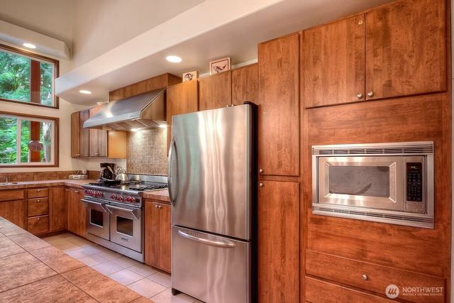 741 Hawthorn Lane, Easton, WA 98925