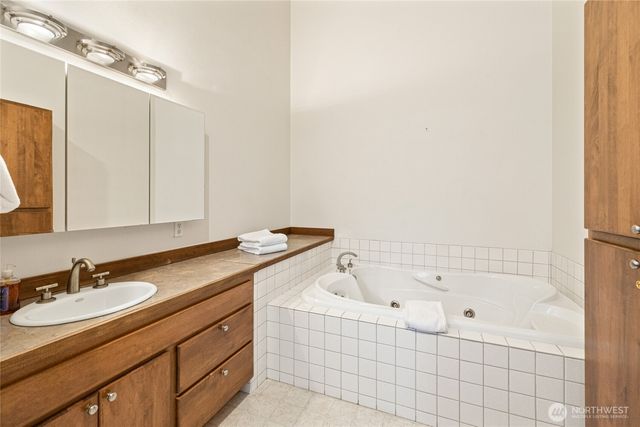 741 Hawthorn Lane, Easton, WA 98925
