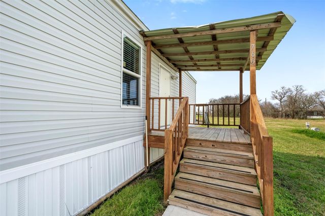 760 Blueberry Rd Road, Cove, TX 77523