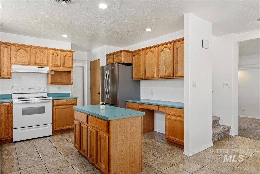 612 Northern Pine Ct, Twin Falls, ID 83301