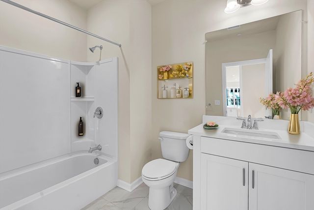 2 Winslow 201, Grafton, MA 01536