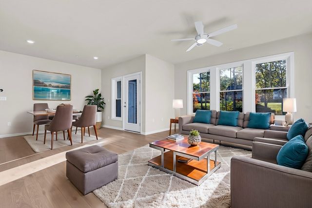 2 Winslow 201, Grafton, MA 01536