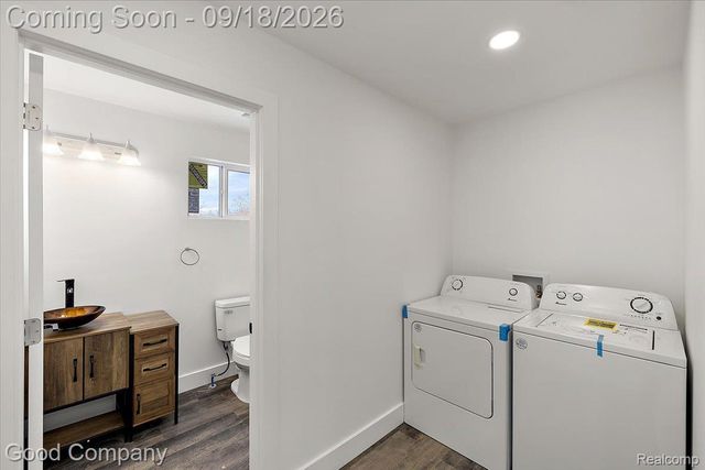 509 Bloomfield Avenue, Pontiac, MI 48341