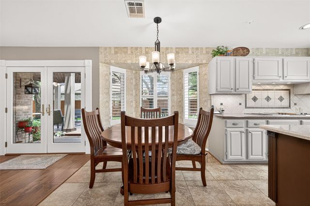303 Longview Drive, Sugar Land, TX 77478