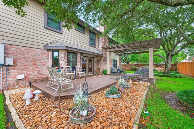 303 Longview Drive, Sugar Land, TX 77478