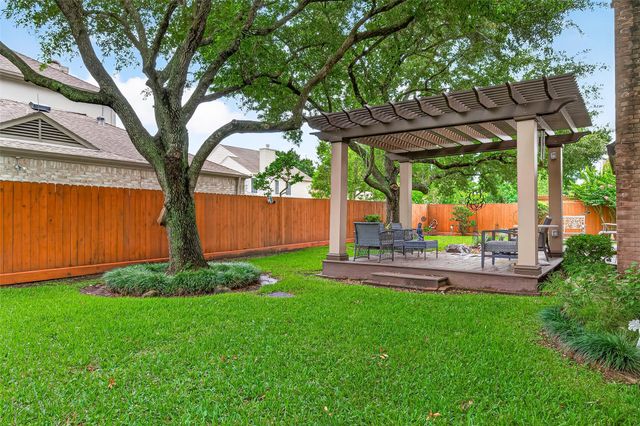 303 Longview Drive, Sugar Land, TX 77478