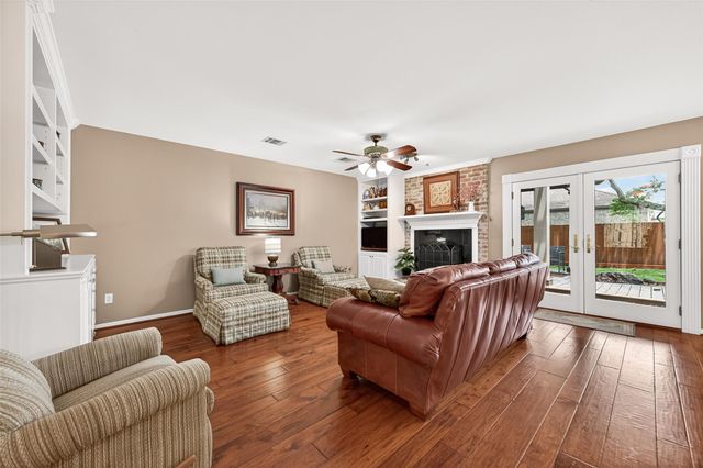 303 Longview Drive, Sugar Land, TX 77478