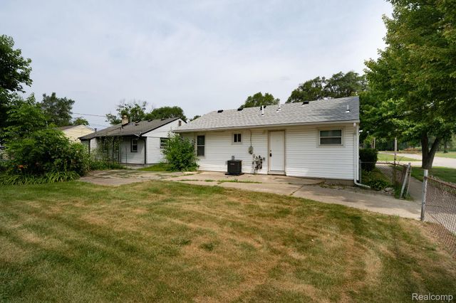 905 Sprague Avenue, Madison Heights, MI 48071