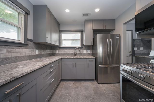 905 Sprague Avenue, Madison Heights, MI 48071