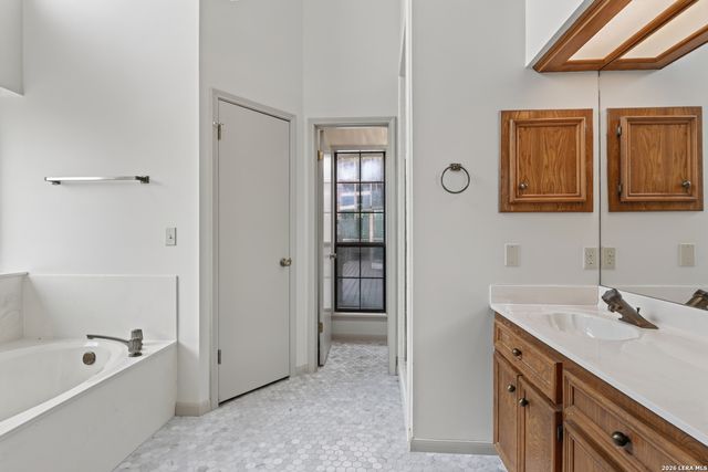 1256 HIGHLAND TERRACE DR, Canyon Lake, TX 78133
