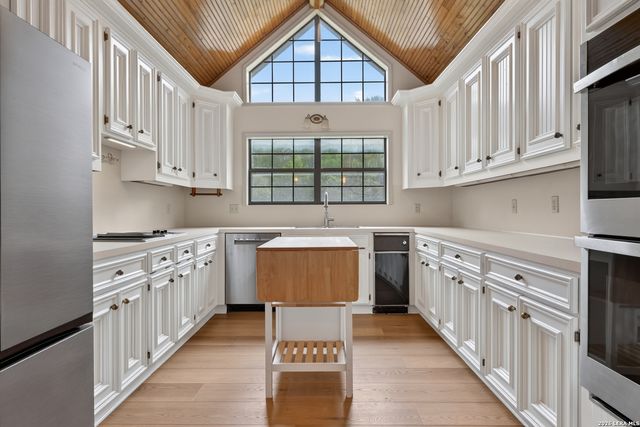 1256 HIGHLAND TERRACE DR, Canyon Lake, TX 78133