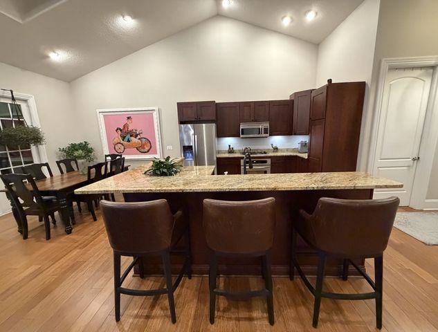 4 Sandstone Court, Le Claire, IA 52753