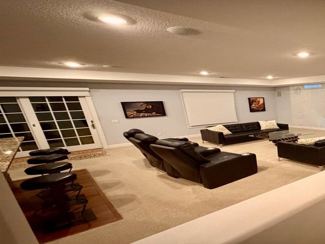 4 Sandstone Court, Le Claire, IA 52753