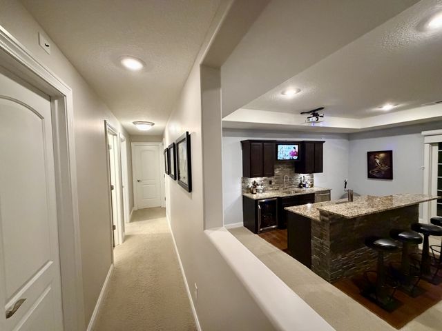 4 Sandstone Court, Le Claire, IA 52753