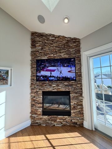 4 Sandstone Court, Le Claire, IA 52753