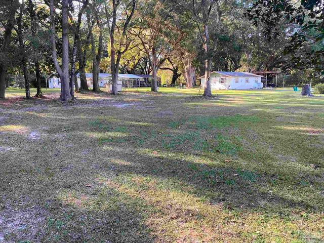 3372 Childers St, Milton, FL 32583