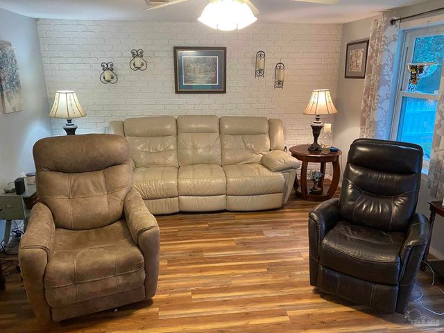 3372 Childers St, Milton, FL 32583