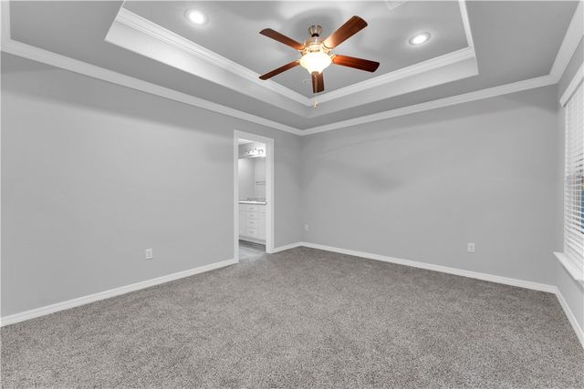 407 W Gillian Avenue, Rogers, AR 72758