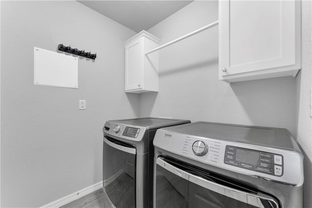 407 W Gillian Avenue, Rogers, AR 72758