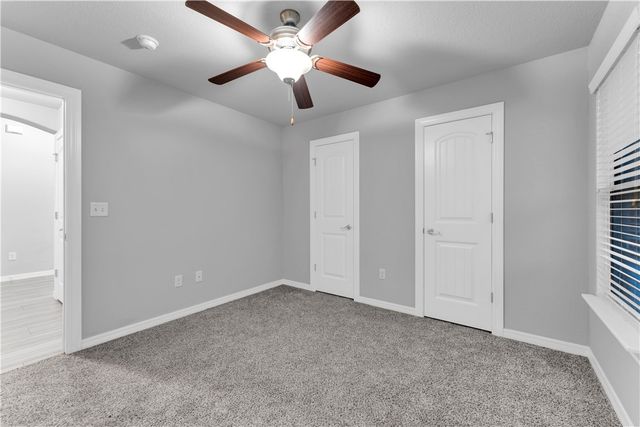 407 W Gillian Avenue, Rogers, AR 72758