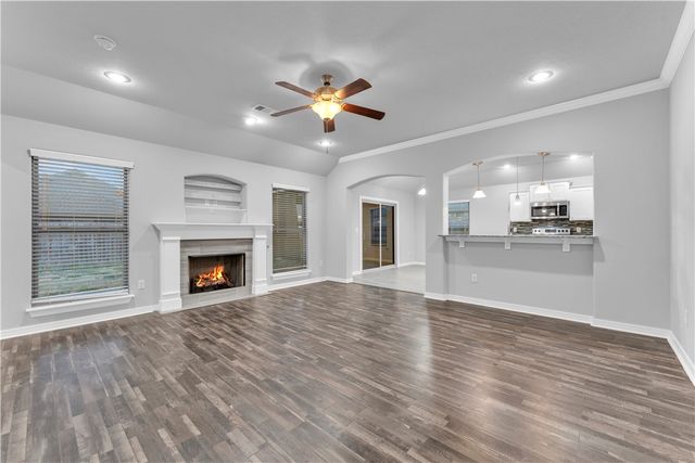 407 W Gillian Avenue, Rogers, AR 72758