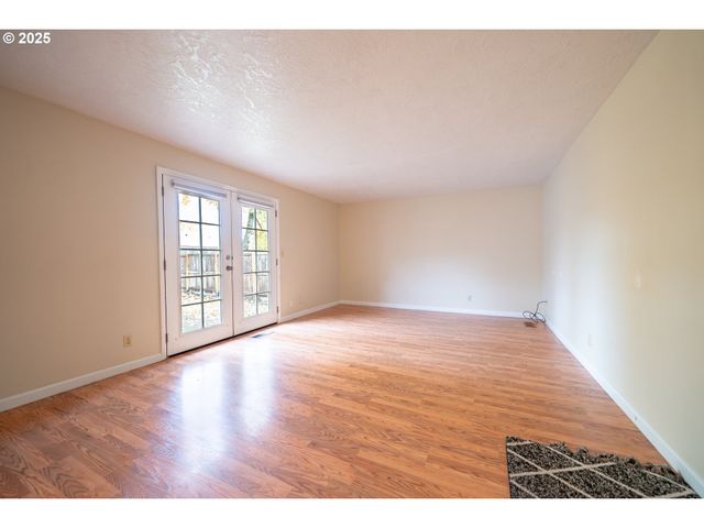 4555 SWALLOW Ct Ne, Salem, OR 97301