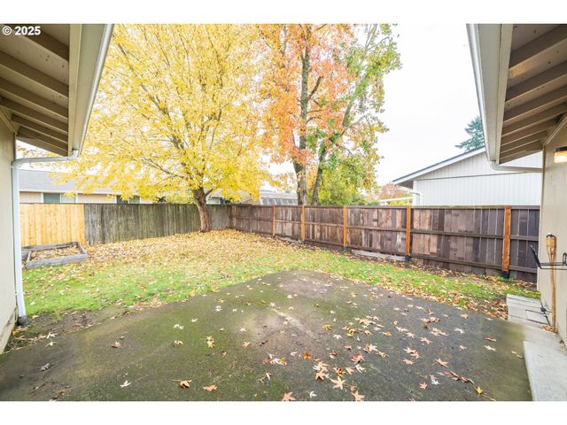 4555 SWALLOW Ct Ne, Salem, OR 97301