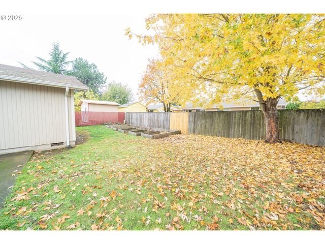 4555 SWALLOW Ct Ne, Salem, OR 97301